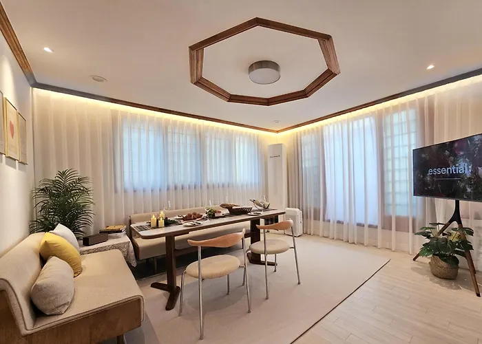 #New Open Sale#1 Stop To Hongdae Subway#3Room 4Bed 2Bathtoom#Cozy Rooftop#Free Luggage Keeping#Free Parking#Close To K-Pop Studio#Many Restaurants